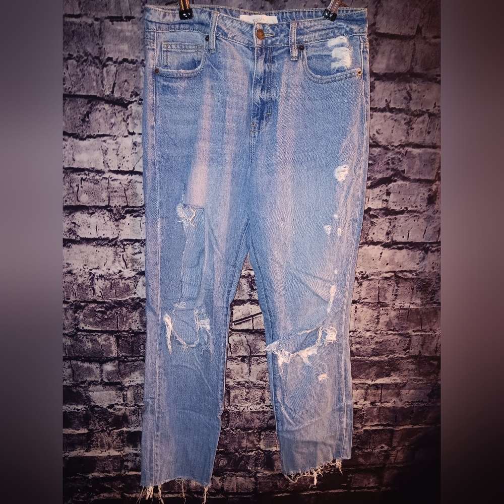 Hidden cropped jeans sz 28